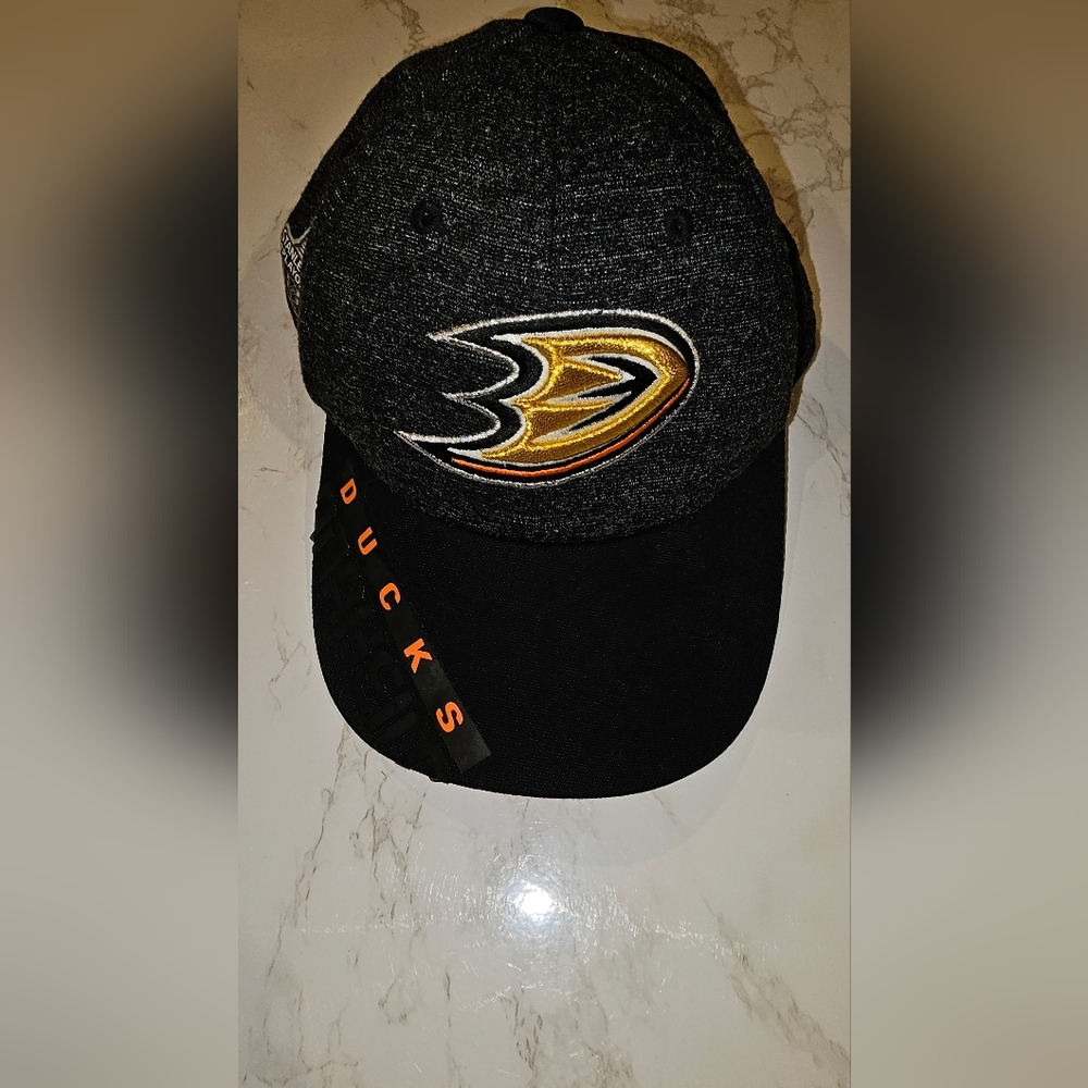 Anaheim Mighty Ducks NHL hockey hat 2016 Stanley Cup Playoffs Patch Flex fit